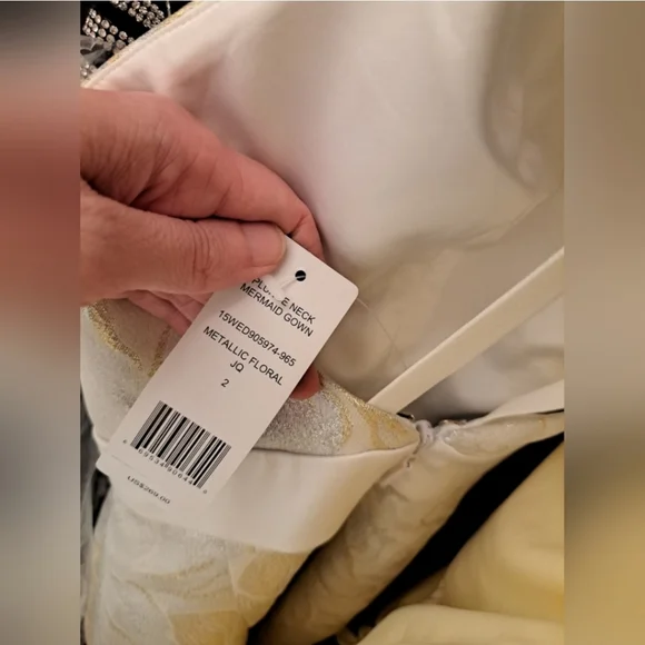 Bebe Plunge Neck Mermaid Metallic Floral Adjustable Strap Jacquard Gown Size 2 - Picture 3 of 7